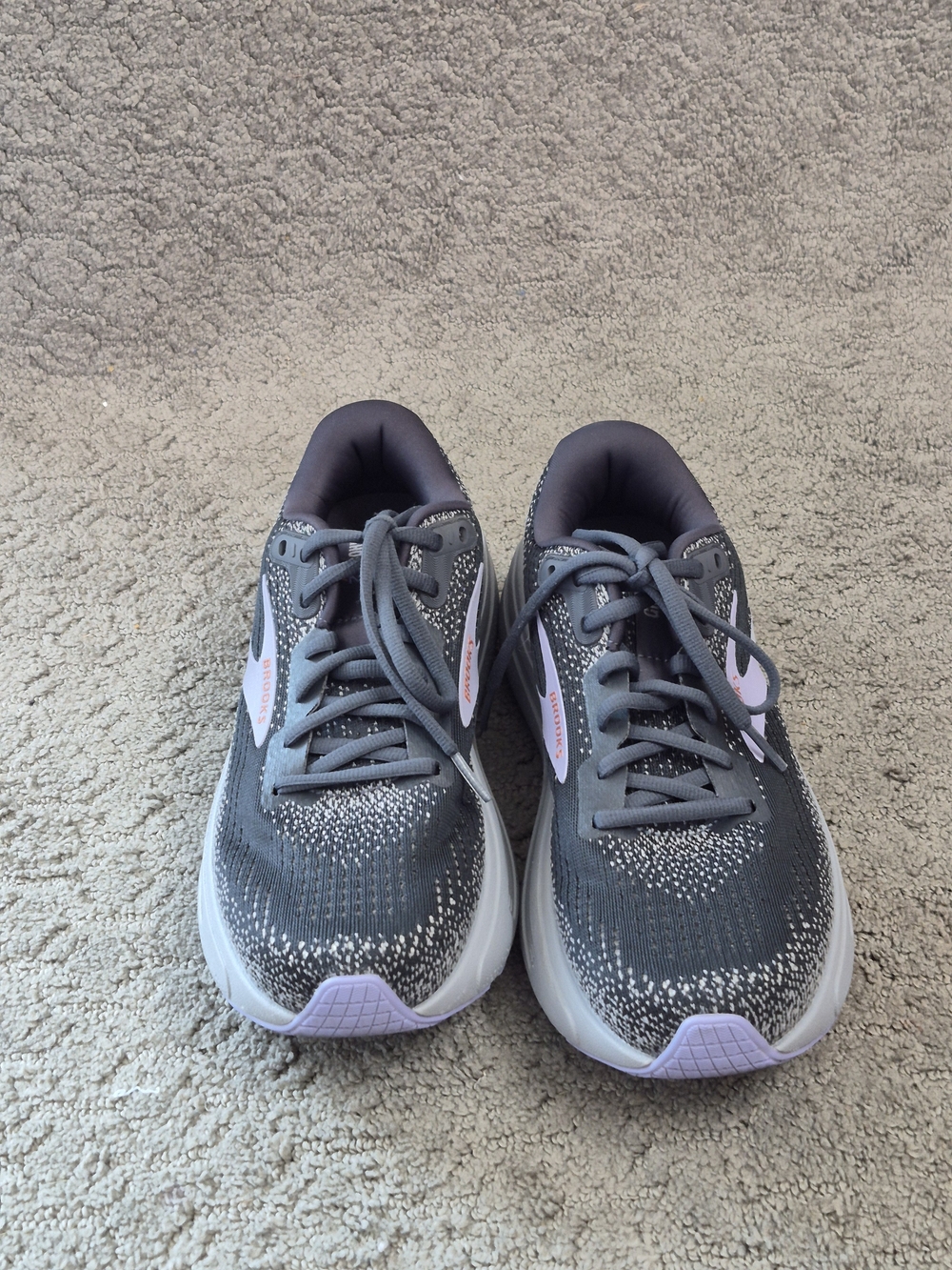 Brooks Women’s Ghost Max 2 Gray and Lavender Size 7.5B - Picture 3 of 9